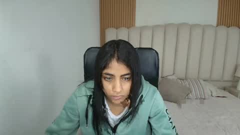 shanelle online show from April 14, 3:01 am