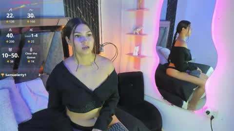 Snapshot of shanel_elyse chatting on June 2, 3:36 pm Shanel Elyse online show from June 2, 3:36 pm