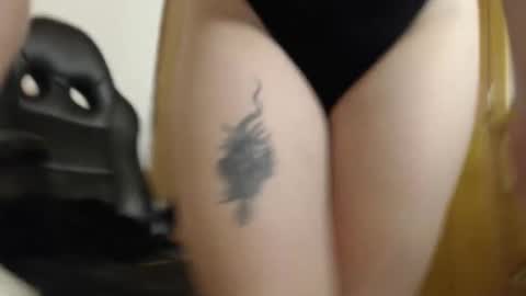Snapshot of shanel_lozano chatting on October 9, 1:03 am shanel_lozano online show from October 9, 1:03 am