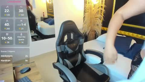 Shanel online show from March 31, 12:16 pm