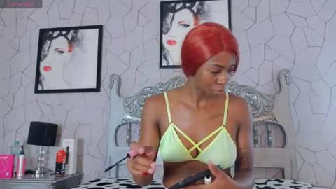 S H A N E L L E   online show from June 11, 1:53 pm