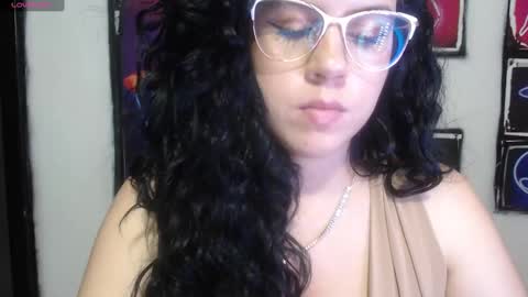 Shanell Moore online show from December 17, 1:39 am