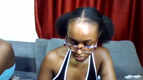 shania_sleigh online show from April 13, 2:33 pm