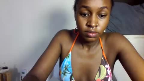 shania_sleigh online show from April 19, 1:05 am