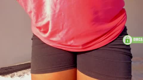 Snapshot of shaniblack chatting on July 15, 11:32 pm Danna online show from July 15, 11:32 pm