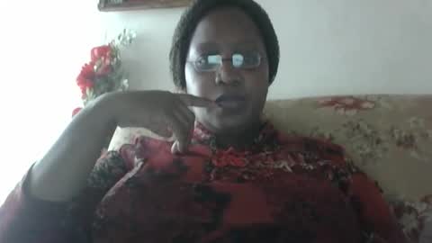 Snapshot of shanice_joy chatting on November 8, 1:00 pm Joy online show from November 8, 1:00 pm