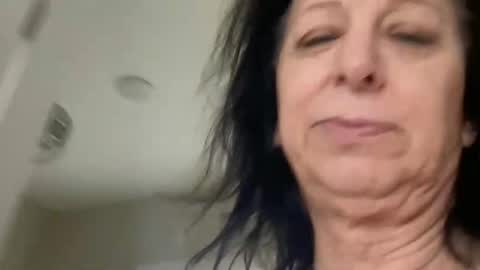 Snapshot of shannalicous chatting on November 2, 7:38 pm Shannon Spears online show from November 2, 7:38 pm