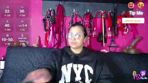 Snapshot of shannon_queen_ chatting on June 19, 4:39 am Shannon online show from June 19, 4:39 am
