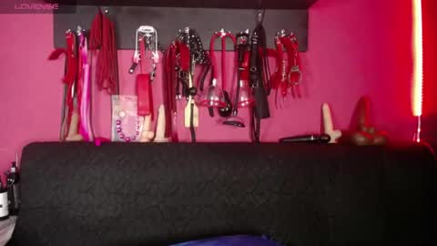 Snapshot of shannon_queen_ chatting on July 26, 2:31 am Shannon online show from July 26, 2:31 am