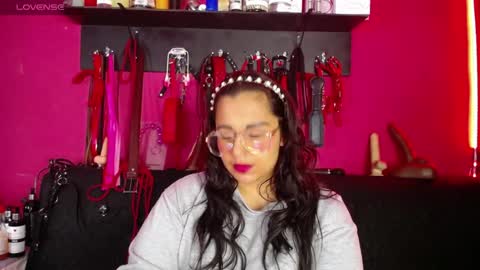 Snapshot of shannon_queen_ chatting on July 27, 1:12 am Shannon online show from July 27, 1:12 am