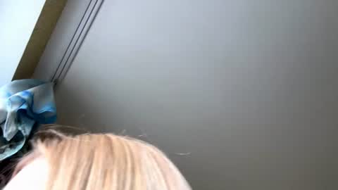 Snapshot of shannongasperi chatting on June 25, 12:09 pm Stella online show from June 25, 12:09 pm