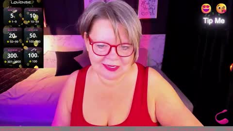 Snapshot of shannonshine chatting on December 19, 5:25 am Shannon online show from December 19, 5:25 am