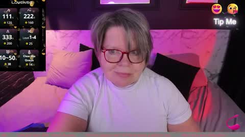 Snapshot of shannonshine chatting on December 20, 7:04 am Shannon online show from December 20, 7:04 am