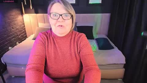 Snapshot of shannonshine chatting on February 2, 12:48 pm Shannon online show from February 2, 12:48 pm