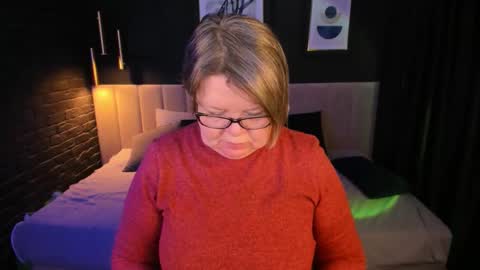 Snapshot of shannonshine chatting on February 10, 10:08 am Shannon online show from February 10, 10:08 am