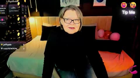 Snapshot of shannonshine chatting on February 18, 1:18 pm Shannon online show from February 18, 1:18 pm