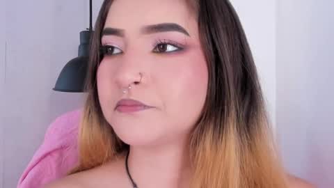 Shanntal  online show from October 4, 8:07 pm