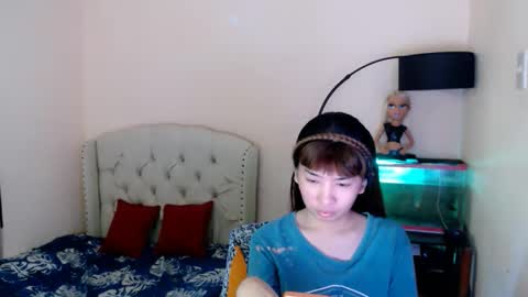 SHANTA FOX  s online show from April 14, 1:00 am