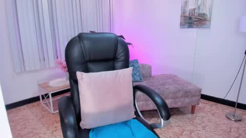 Shantall wills online show from January 12, 1:11 am