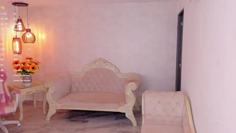 Snapshot of shantallknowless chatting on November 10, 11:31 am ShantallKnowles online show from November 10, 11:31 am