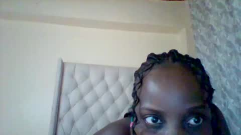 Snapshot of shantybaibe chatting on November 3, 8:43 pm shantybaibe online show from November 3, 8:43 pm