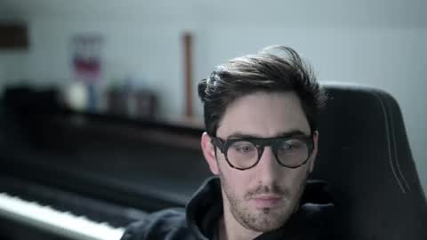 frenchy boy online show from December 16, 9:14 am