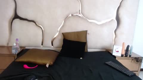 Snapshot of shariff_ chatting on January 16, 5:01 pm shariff_ online show from January 16, 5:01 pm