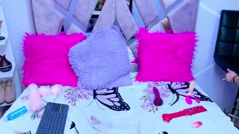 Snapshot of sharik_noa chatting on October 4, 9:07 am sharik noa online show from October 4, 9:07 am
