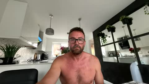 Snapshot of sharksboy16 chatting on May 29, 5:27 am Sharksboy online show from May 29, 5:27 am