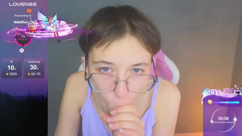 Snapshot of sharli_rose chatting on December 28, 7:33 pm Sharli online show from December 28, 7:33 pm