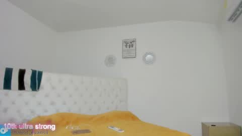 Sharlot online show from December 18, 12:00 pm