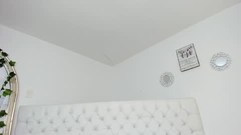 Snapshot of sharlot_evans_ chatting on January 9, 12:08 pm Sharlot online show from January 9, 12:08 pm