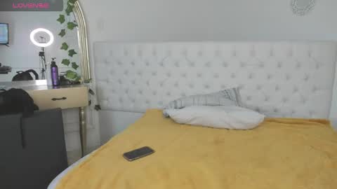 Snapshot of sharlot_evans_ chatting on January 12, 12:10 pm Sharlot online show from January 12, 12:10 pm