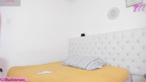 Snapshot of sharlot_evans_ chatting on February 5, 12:21 pm Sharlot online show from February 5, 12:21 pm