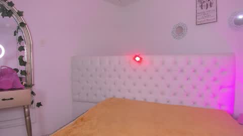 Snapshot of sharlot_evans_ chatting on February 14, 12:02 pm Sharlot online show from February 14, 12:02 pm