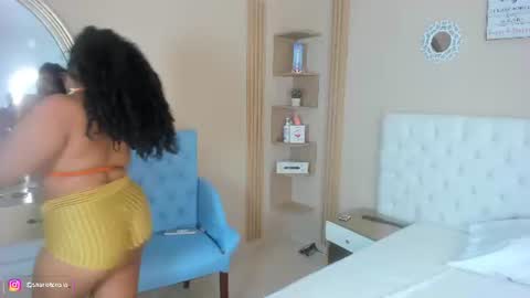 Snapshot of sharlot_evans_ chatting on July 1, 12:29 pm Sharlot online show from July 1, 12:29 pm