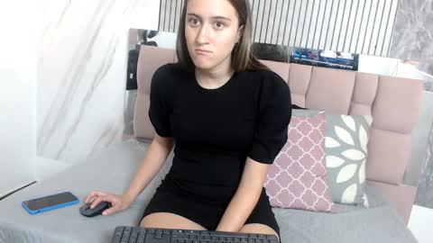 Sara online show from November 26, 11:33 am