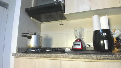 Snapshot of sharol_xx chatting on December 12, 11:58 pm Sharol smile online show from December 12, 11:58 pm