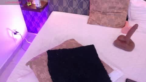 Sharom  online show from January 10, 10:46 pm