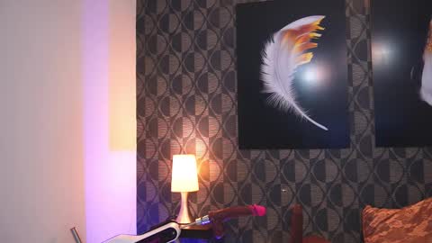 Sharom  online show from February 3, 7:41 pm