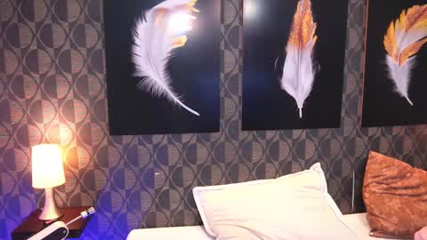 Sharom  online show from February 13, 7:10 pm