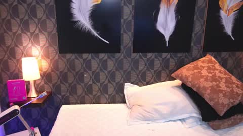 Sharom  online show from March 4, 7:20 pm