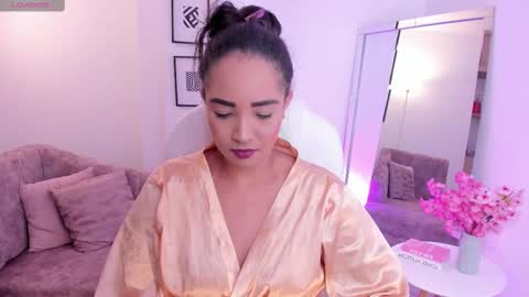 Snapshot of sharon_breezee chatting on September 22, 2:02 am sharon_breezee online show from September 22, 2:02 am