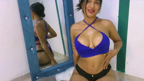 Snapshot of sharon_nauthy24 chatting on January 6, 6:25 am sharon online show from January 6, 6:25 am