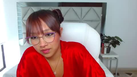 sharon_rosse__ online show from March 8, 3:35 pm