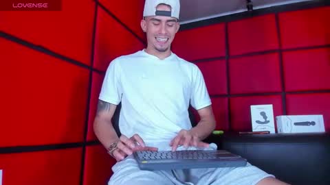 Snapshot of sharon_tyga20 chatting on November 28, 4:26 am Sharon Tyga online show from November 28, 4:26 am