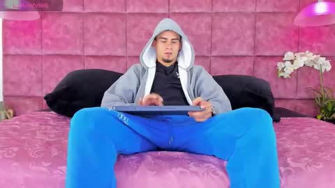 Snapshot of sharon_tyga20 chatting on January 10, 3:47 pm Sharon Tyga online show from January 10, 3:47 pm