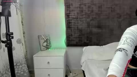 sharoncute16 online show from September 29, 9:19 pm