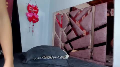 Snapshot of sharondeluxe chatting on March 12, 4:51 am SHARONDELUXE online show from March 12, 4:51 am