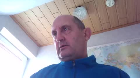 Snapshot of sharpshoder chatting on November 1, 10:06 am Peter online show from November 1, 10:06 am